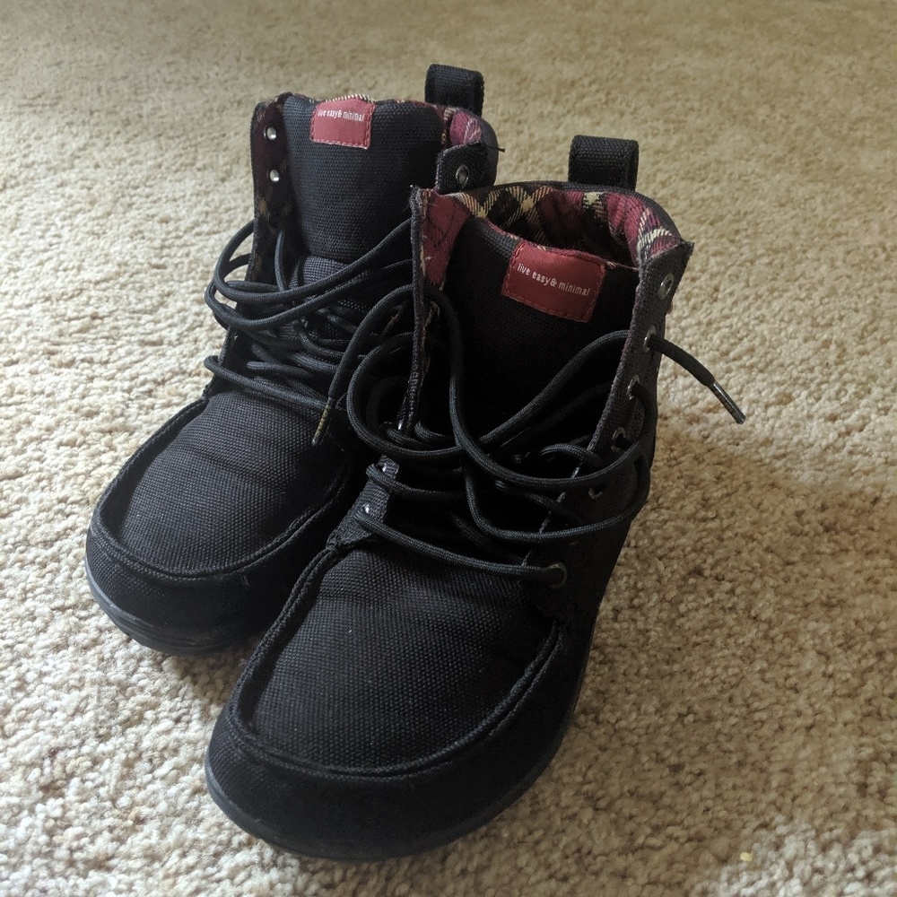 LEM's barefoot hiking boot